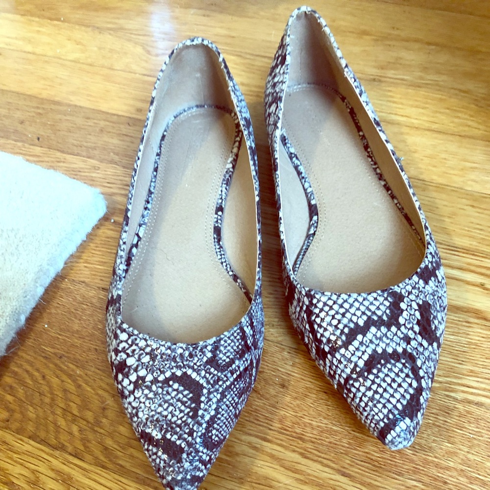 Snakeskin flats